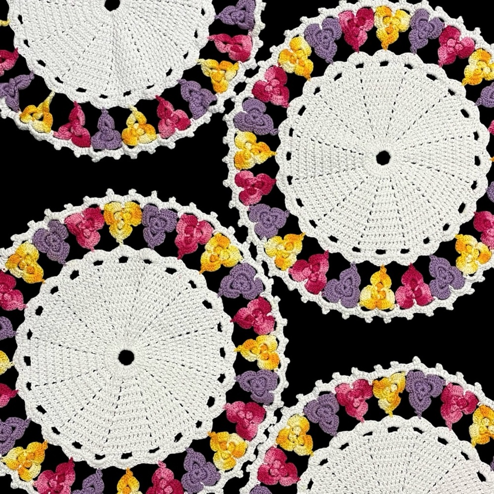 Vintage 1950s Handmade Crochet Round Flowers Cotton Doilies/Placemats 4x Kitschy